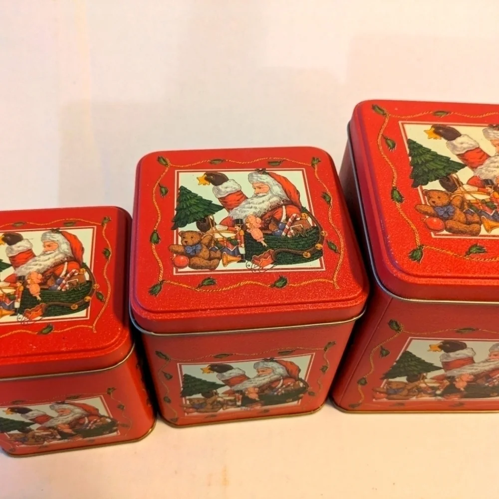 Christmas Santa square nesting cookie tins. 1991